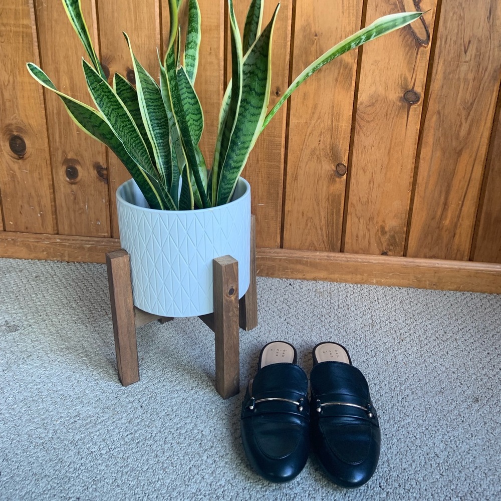 Leather slide shoes